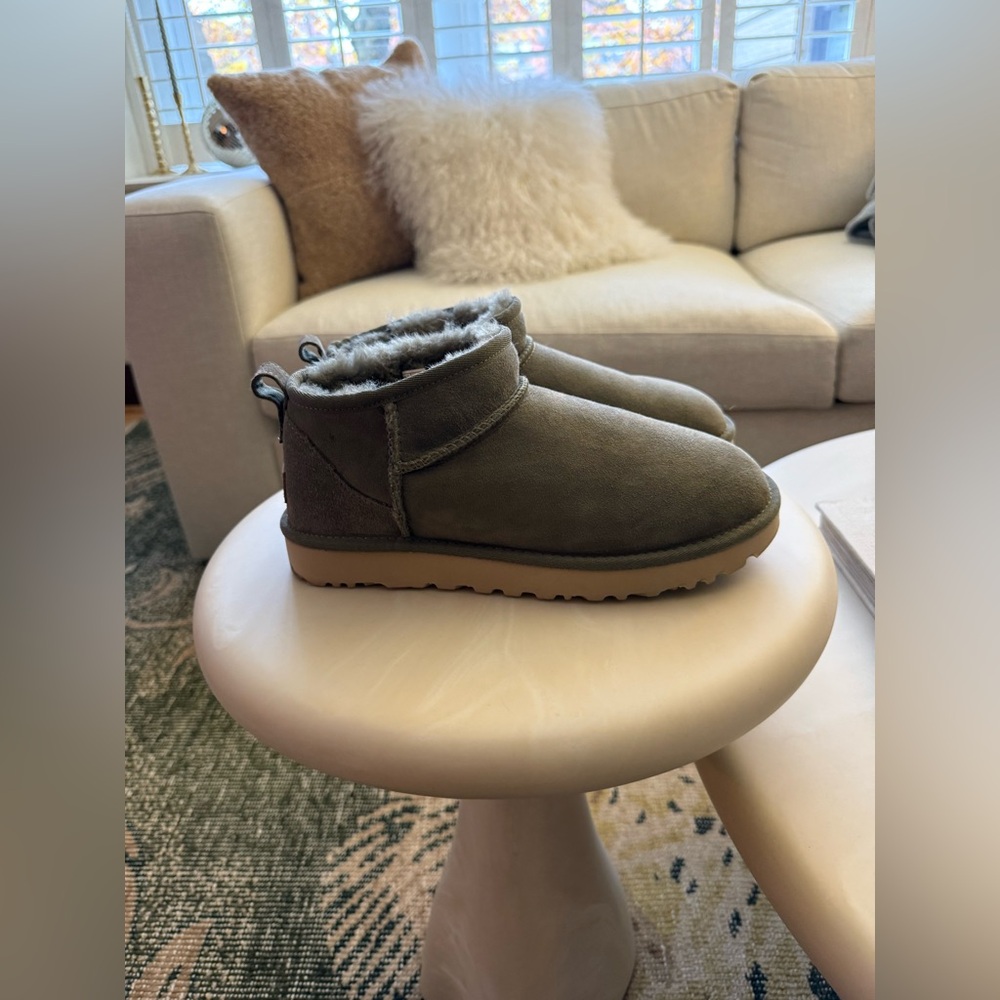 Ultra Mini Ugg - image 4